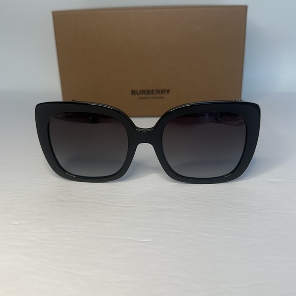 BURBERRY BE4323 CAROLL Square Oversized Sunglasses - Picture 5 of 15